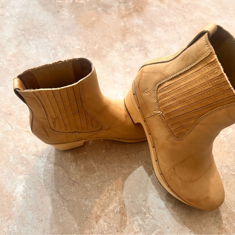 Worn once! Excellent condition! Frye Tan Leather Millie Chelsea Clog Boots 9M